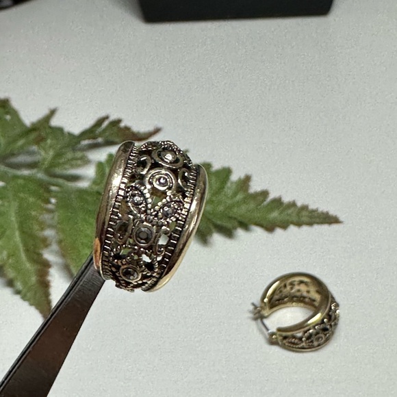 Wide Tapered Earrings - Picture 7 of 7